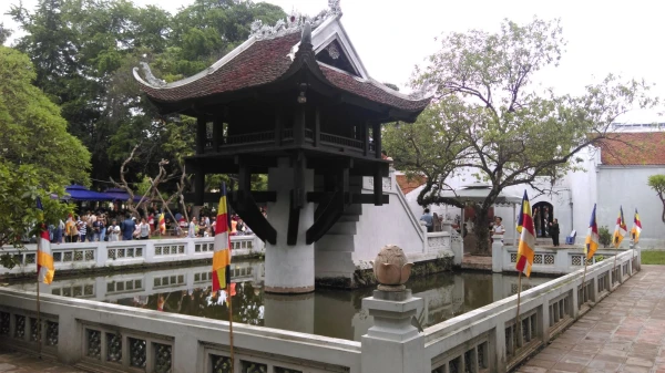 Пагода на одном столбе (Chùa Một Cộ)...