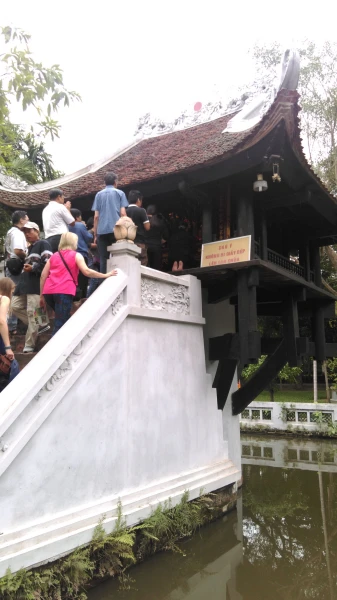 Пагода на одном столбе (Chùa Một Cộ)...