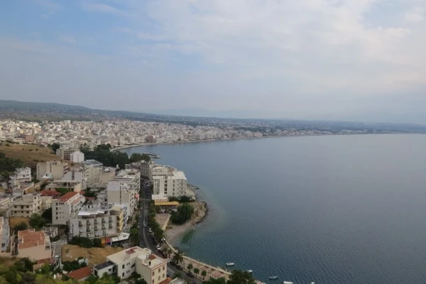 Лутраки, вид с горного серпантина.