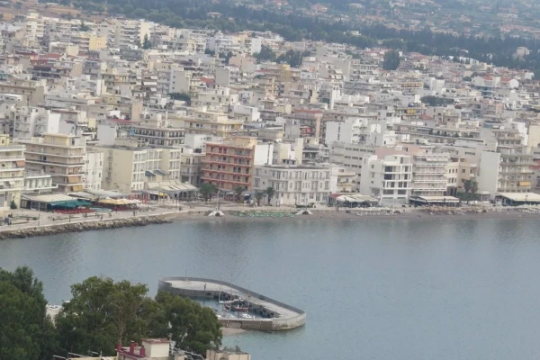 Лутраки, вид с горного серпантина.
