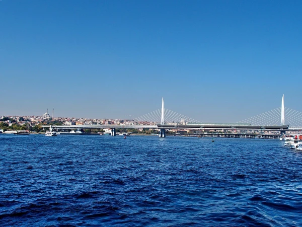 Метромост уж очень фотогеничен!