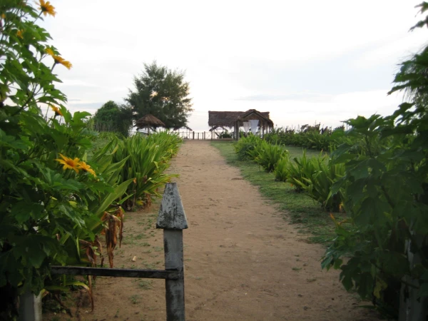 Утро в  Bella Nilaveli Beach