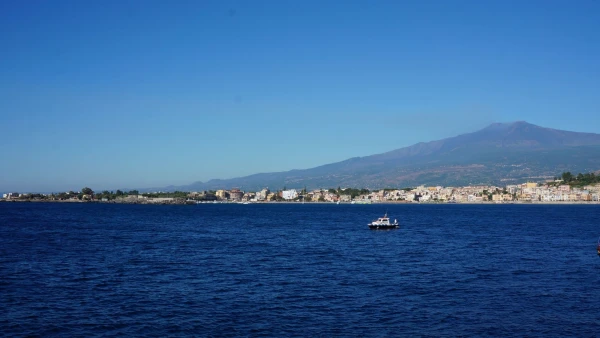 Подходим к Сицилии. Джардини Наксос с моря