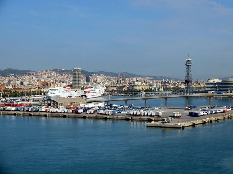 Вид на Барселону с моря 