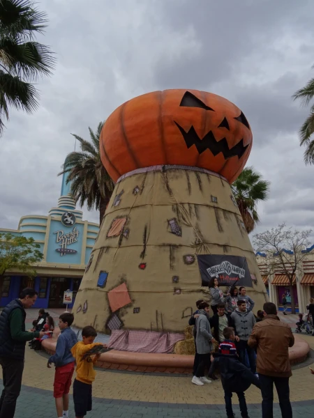 Parque Warner Madrid: опять хэллоуин, простите за выражение...