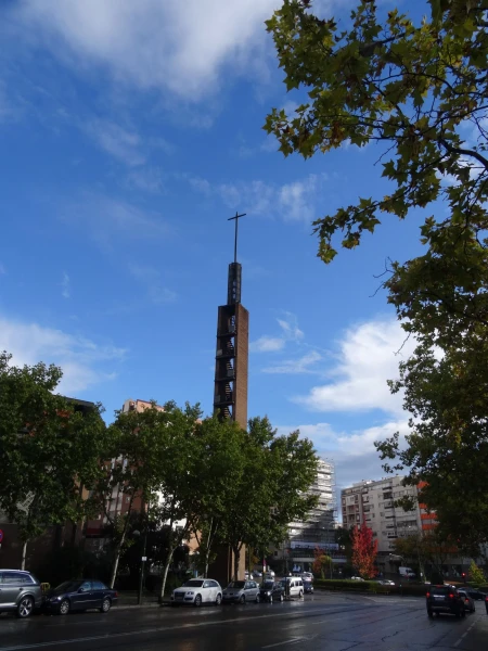 Соседка стадиона Bernabéu: Parroquia de los Sagrados Corazones
