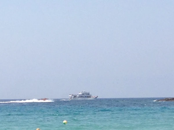 Coral Bay. Конечная остановка автобуса 615.