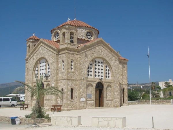 Местечко Agios Georgios. Церковь Святого Георгия.