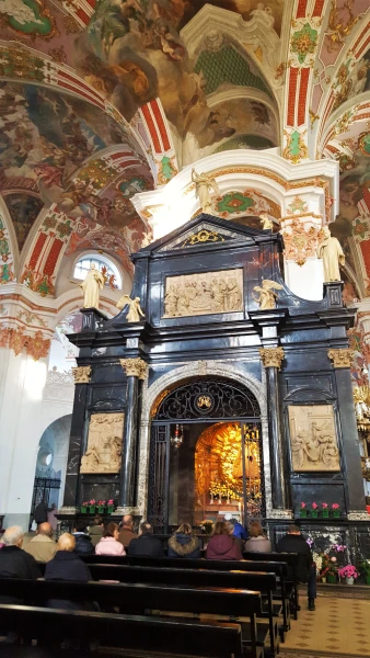 Часовня Милосердия (Gnadenkapelle), в которой находится Чёрная Мадонна