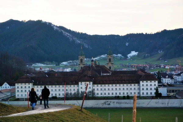 Вид на монастырь Айнзидельна (Einsiedeln)