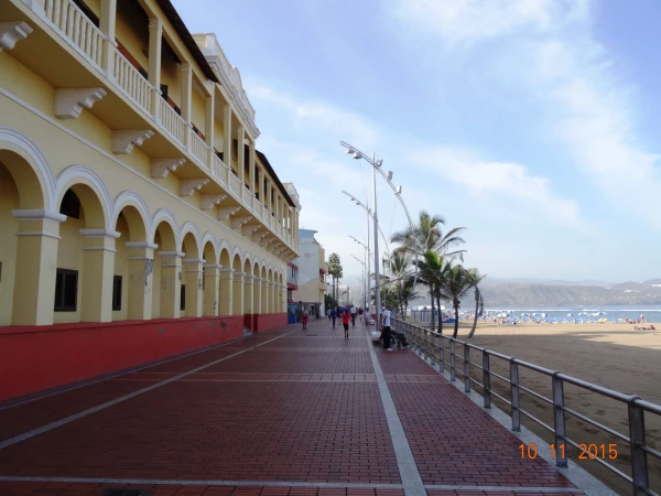 Прогулка по набережной Playa de Las Canteras