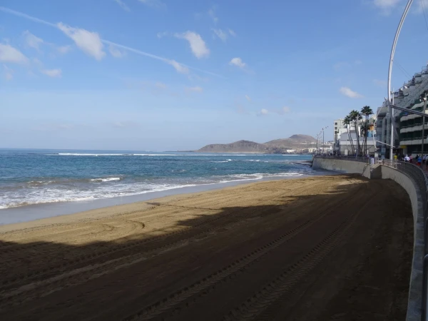Прогулка по набережной Playa de Las Canteras