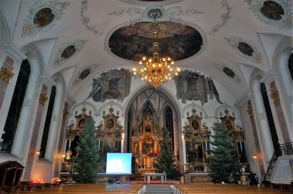Pfarrkirche St. Mauritius - католическая приходская церковь св. Маврикия.