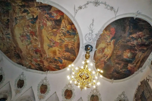 Pfarrkirche St. Mauritius - католическая приходская церковь св. Маврикия.