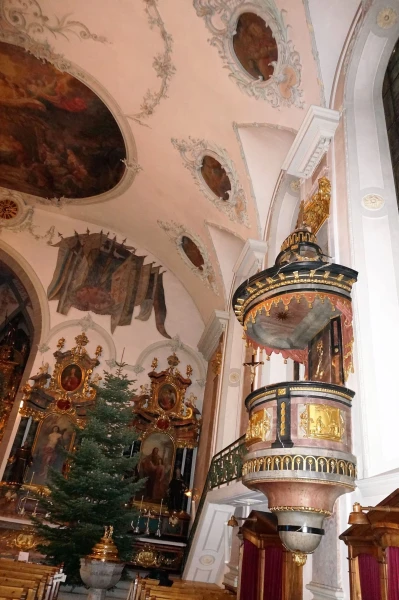 Pfarrkirche St. Mauritius - католическая приходская церковь св. Маврикия.