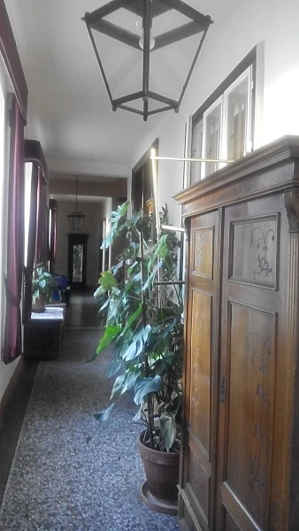 Rothensteiner Apartments, коридор