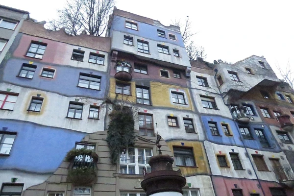 дом Хундертвассера