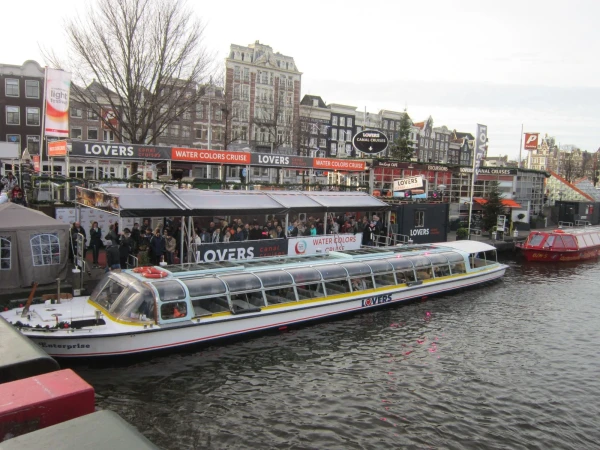 Амстердам. Круизные катера