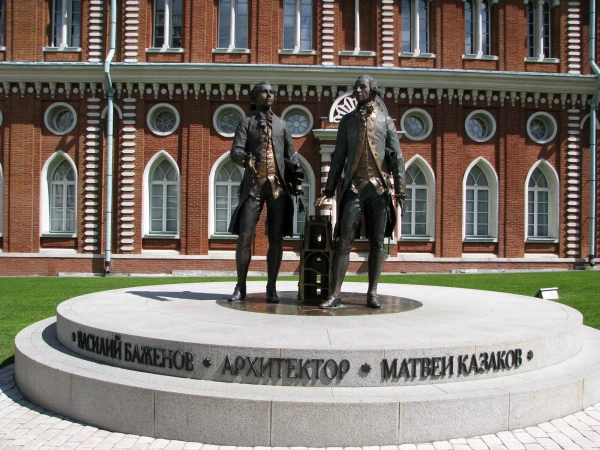 Царицыно. Памятник Василию Баженову и Матвею Казакову