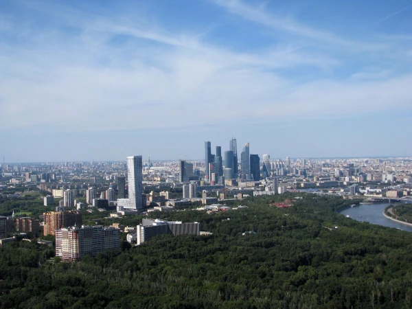 Вид на Москву со смотровой площадки на 32-м этаже ГЗ МГУ