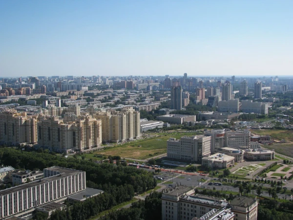 Вид на Москву со смотровой площадки на 32-м этаже ГЗ МГУ