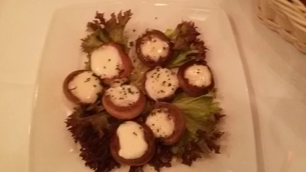 шампиньоны фаршированные сыром