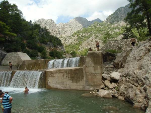 Водопад в ущелье Kesme Boğaz