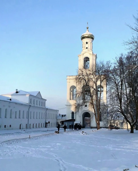 Архимандритский корпус и колокольня