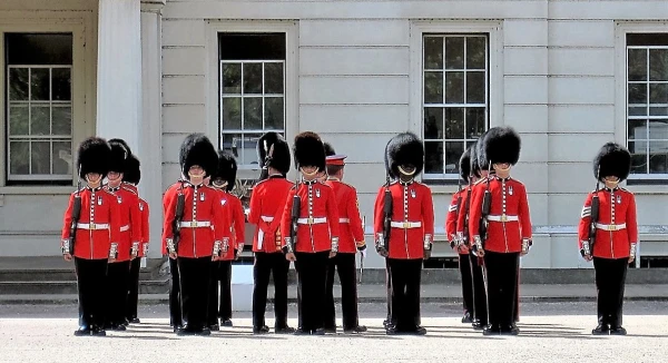 Buckingham Palace, смена караула