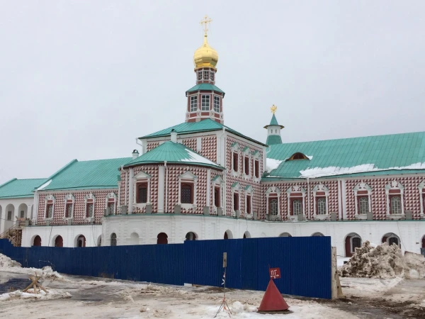 Церковь Рождества Христова.Трапезная и Больничная палаты. Настоятельские покои