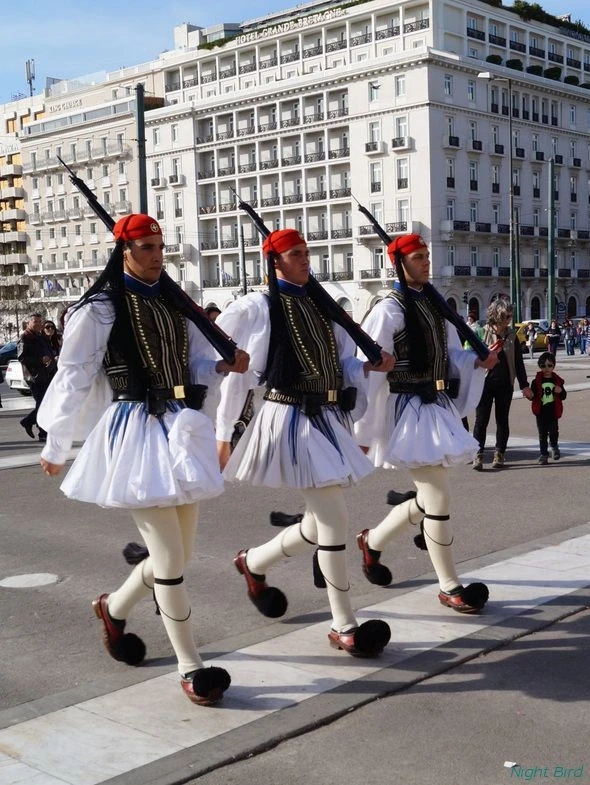 Парад эвзонов