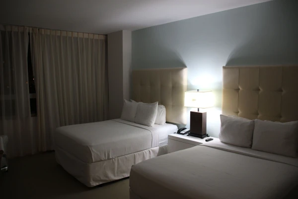 Deauville Beach Resort 3* (Майами-Бич).