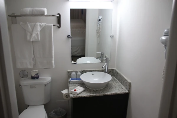 Deauville Beach Resort 3* (Майами-Бич).
