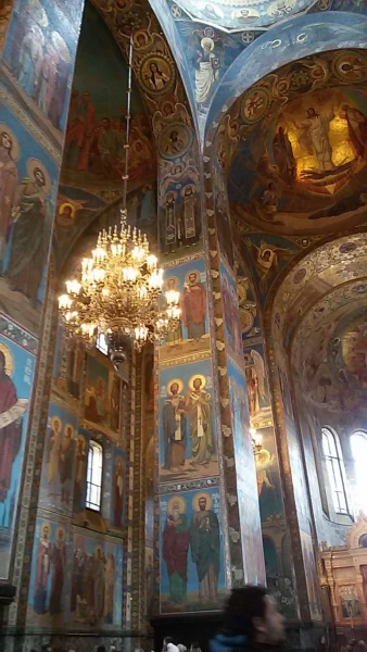 Внутреннее убранство храма Спас на крови