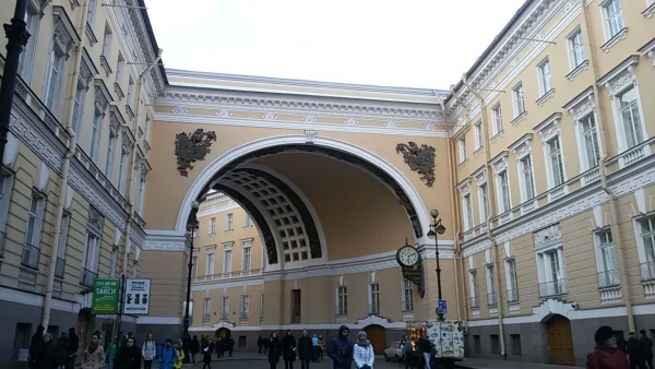 Дворцовая арка Санкт-Петербурга