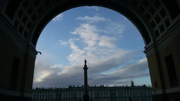 Дворцовая арка Санкт-Петербурга
