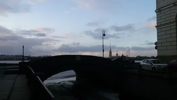 На набережной р.Нева