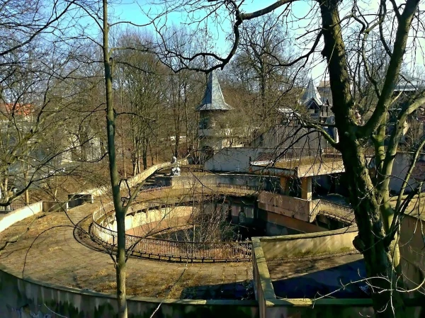 Старые вольеры