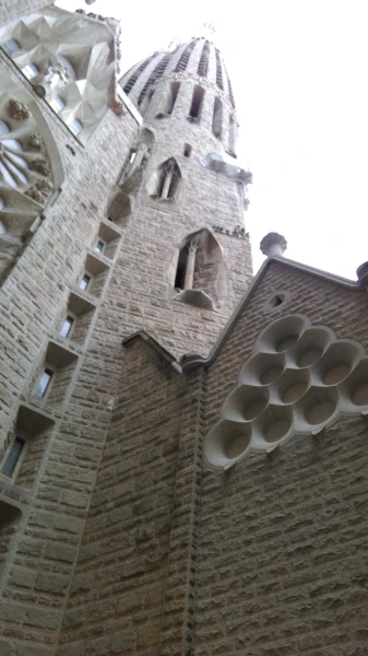 Sagrada Família. Крипта...
