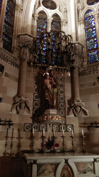 Sagrada Família. Крипта...