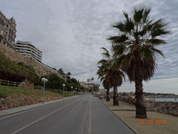 Таррагона, Via William J. Bryant, слева по курсу - Balcón del Mediterráneo... 