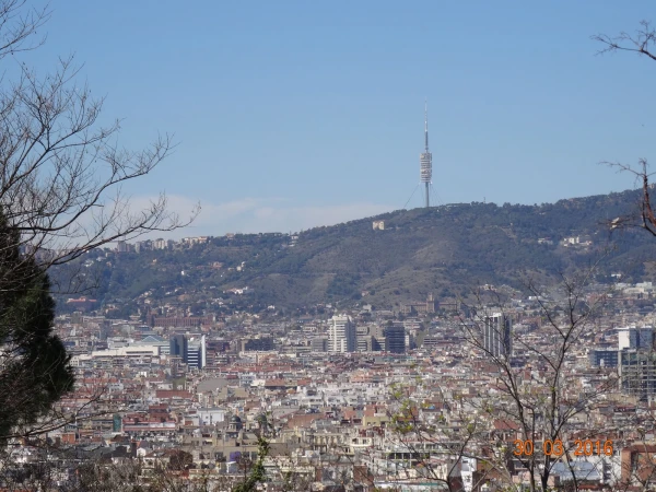 Смотровая площадка у нижней станции Telefèric de Montjuïc...