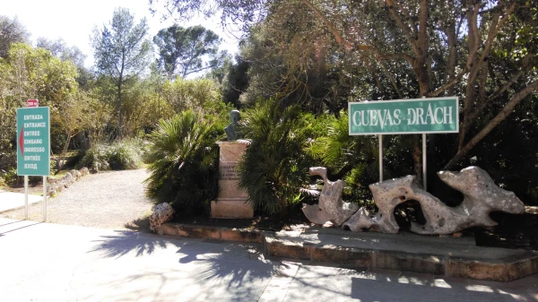 Cuevas del Drach