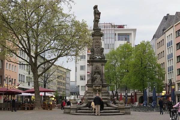 Кёльн, Alter Markt, Фонтан-памятник Яну фон Верту