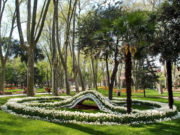 В парке Гюльхане…