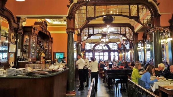 Cafe Majestik