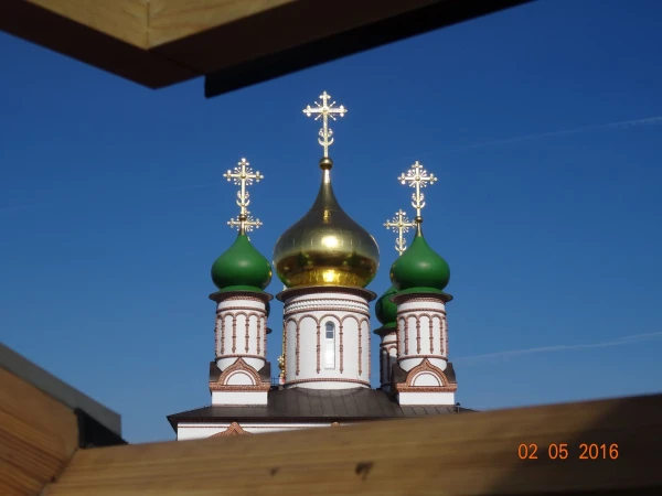 Троице-Сергиев Варницкий монастырь, гостиница. Наше жилище... Вид из "моего" окна...