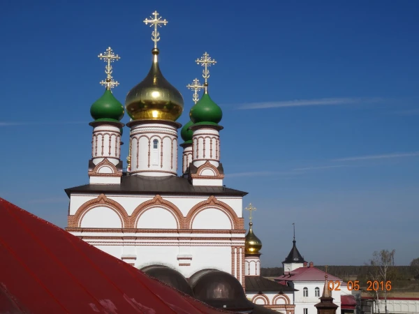 Троице-Сергиев Варницкий монастырь, гостиница. Наше жилище... Вид из "моего" окна...