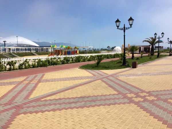 Набережная напротив Олимпийского парка