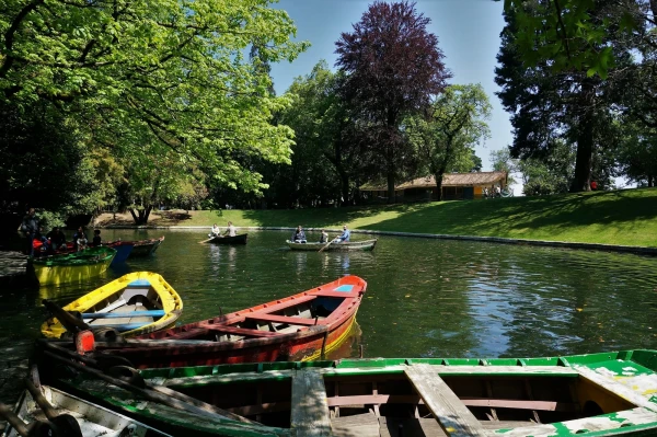 Водоём у храмового комплекса